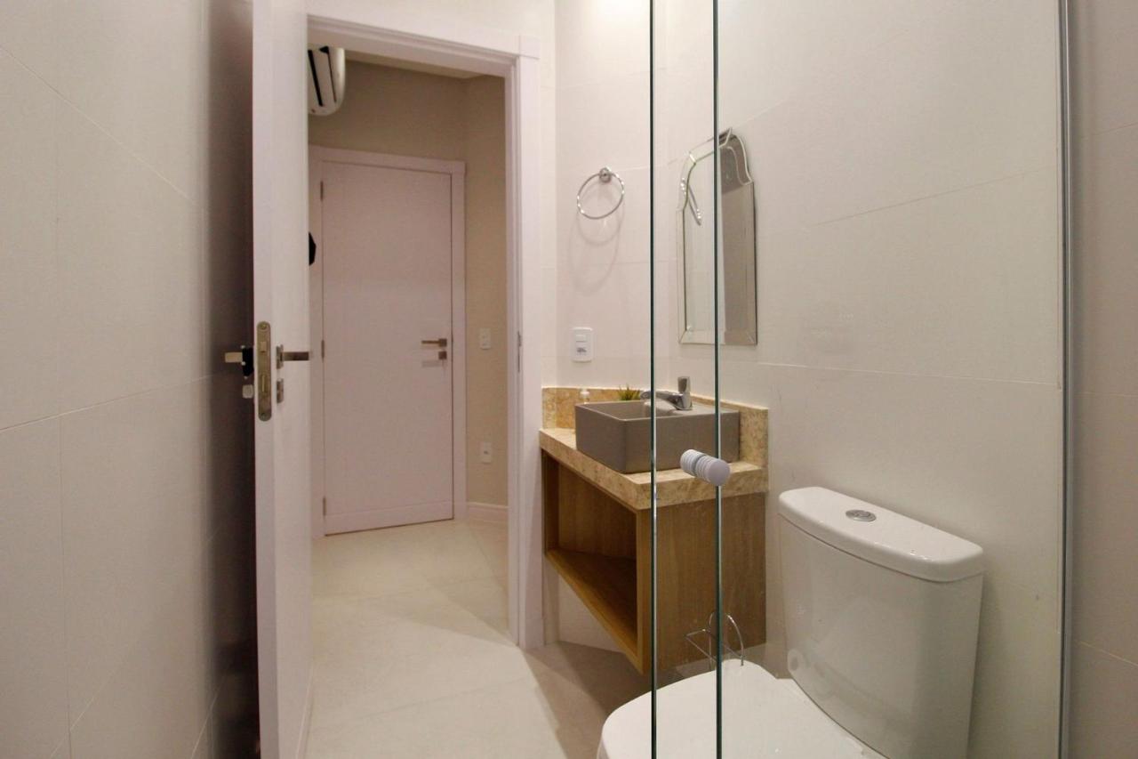 1090 Finamente Decorado 03 Suites Na Praia De Бомбиньяс Экстерьер фото