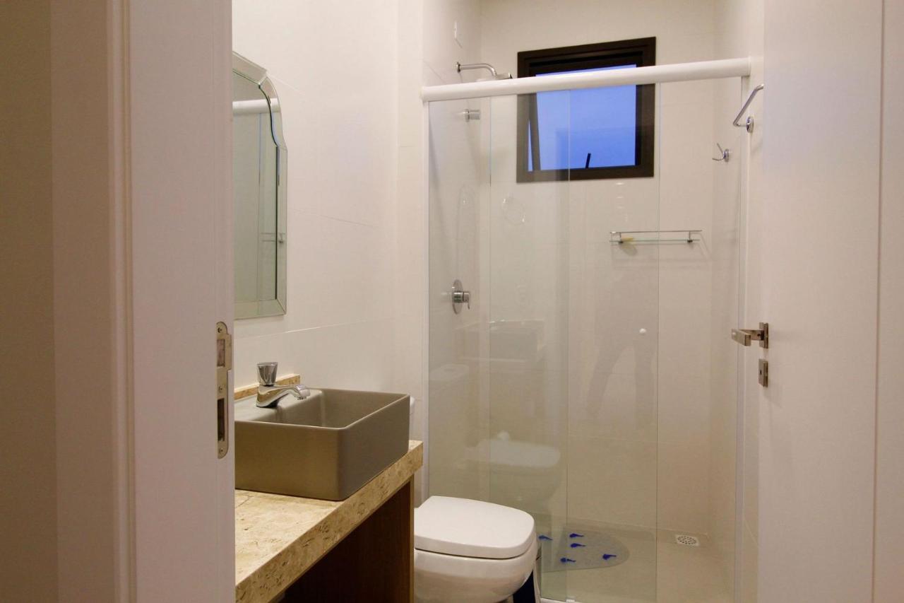 1090 Finamente Decorado 03 Suites Na Praia De Бомбиньяс Экстерьер фото