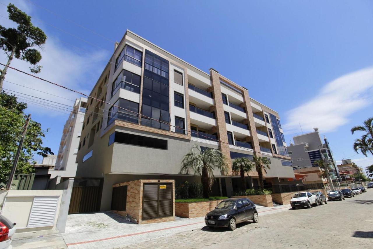 1090 Finamente Decorado 03 Suites Na Praia De Бомбиньяс Экстерьер фото